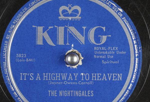 Closeup photograph of a vinyl record label, King Record's release of "Highway to Heaven" by the Nightingales